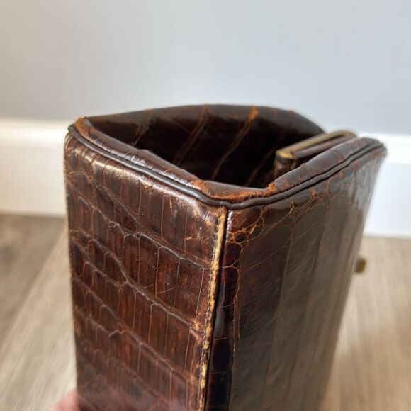 Vintage Ideal Leather Crocodile Bag Brown Embossed Brass Clasp - Picture 13 of 13